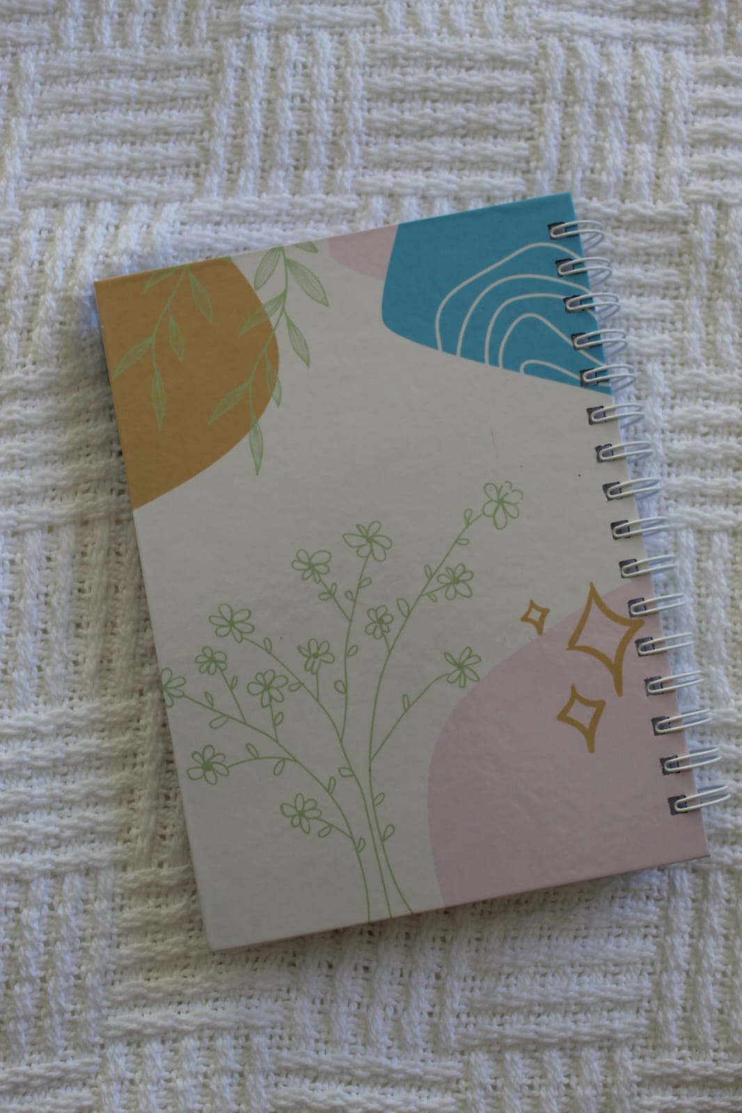 Personalised Daily Wellness Journal with habit trackers, meal plans and daily reflections